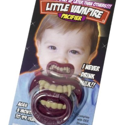 Bissig süß: Der Vampirschnuller!